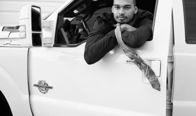 2026世界杯直播app-文班登上LOVE杂志：盖帽像毁掉对手的一天 学少林功夫是多年梦想|马刺|圣安东尼奥马刺队|夏洛特黄蜂队|孟菲斯灰熊|文班亚马_新浪体育_新浪新闻