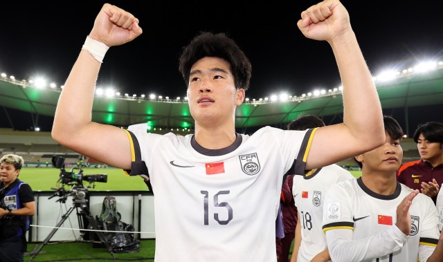 2026世界杯手机观看-U23国足的中卫不只是防守，还能出球和砸开越南铁桶阵